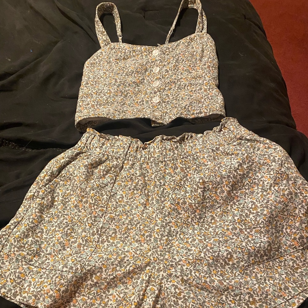 Abercrombie and fitch two piece crop top size xs and shorts size small.